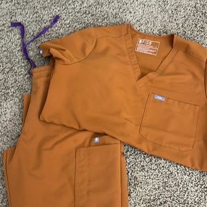 Figs technical collection - S top/ M bottoms